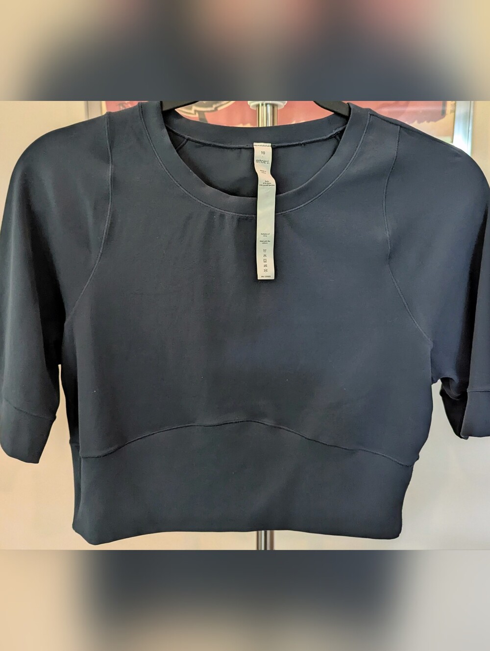 $15 Stori Size 10 Hero Cropped Short Sleeve Training Top Navy Blue Midnight EUC